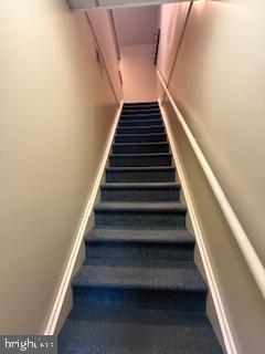 Building Photo - 700 Hunters Rd