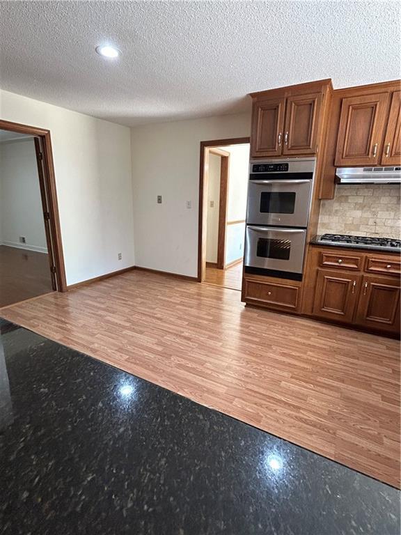 Building Photo - 115 Nesbit Ferry Pl