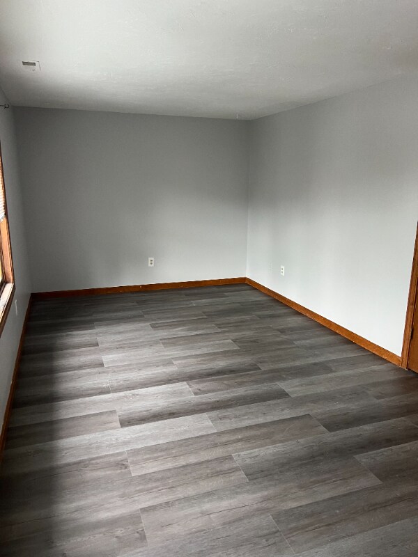 Building Photo - 12 S Main St