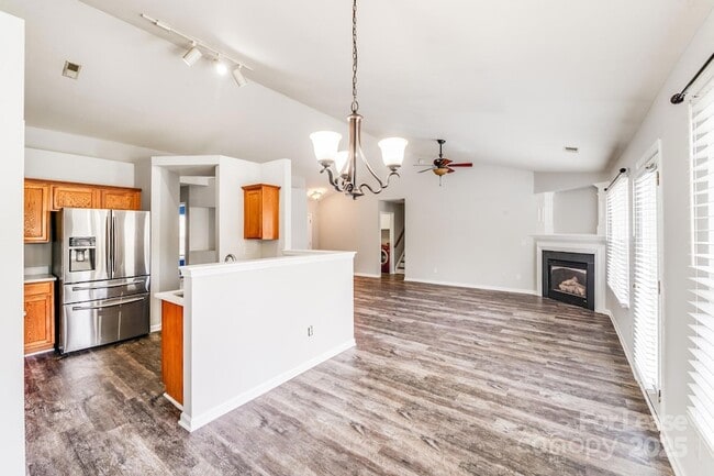 Building Photo - 6320 Alder Ct