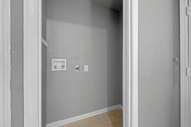 Building Photo - 3066 Redbud Rd