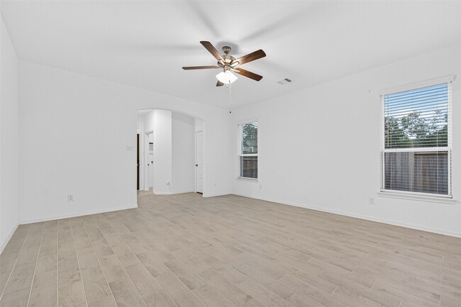 Building Photo - 27228 Mockingbird Ter Ln