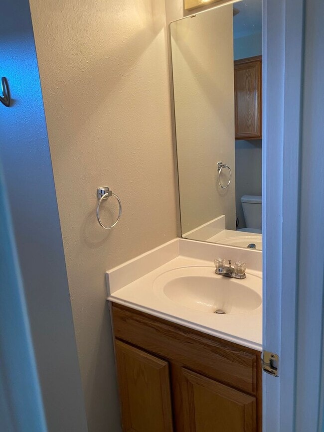 Building Photo - THREE BEDROOMS TWO BATHS, FENCED BACKYARD, ON SHUTTLE ROUTE