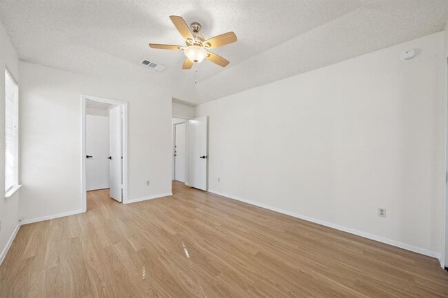 Building Photo - 11604 Norwegian Wood Dr