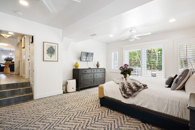 Building Photo - 1804 Pass a Grille Way