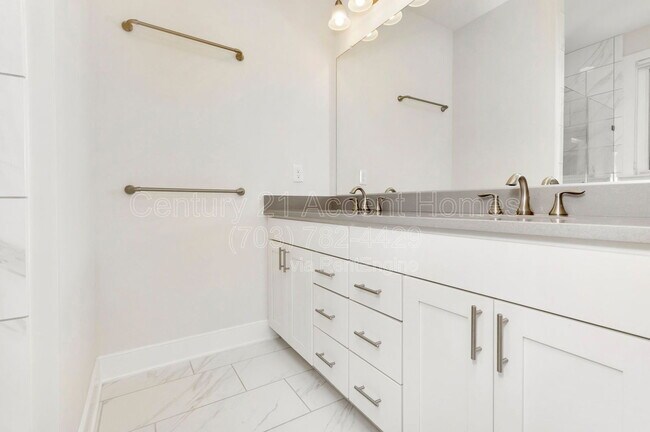 Building Photo - 402 Stabler Ln