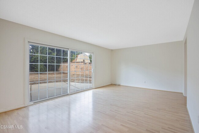 Building Photo - 2087 Rhoda St