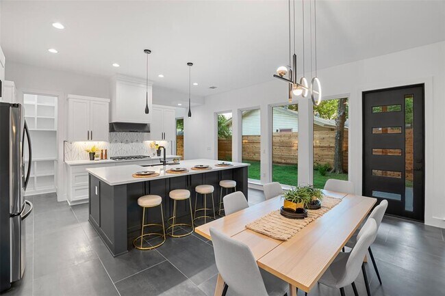 Building Photo - 6304 Middleham Pl