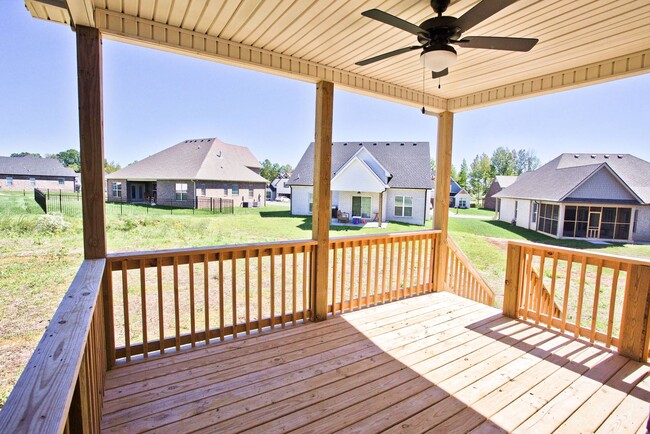 Building Photo - Brand Spacious Home Near Base