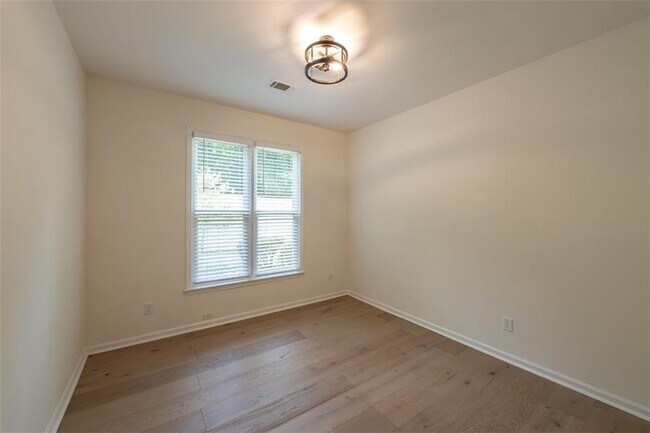 Building Photo - 1784 Brittany Chase NW