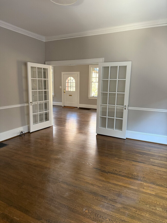 Building Photo - 719 Elmont Dr