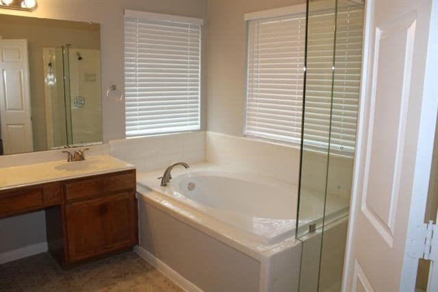 Building Photo - 6213 Covington Dr