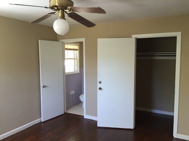 Building Photo - **AVAILABLE NOW**Near Ft. Benning. Columbus, GA  Bedroom 4 / 1 Full Bathroom & 2 Half Bathroom Ho...