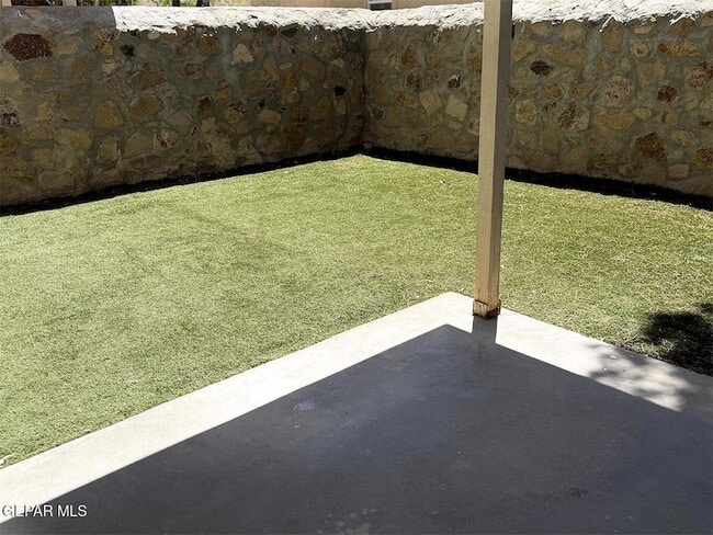 Building Photo - 707 El Pinal Pl