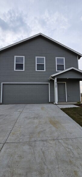 Building Photo - 3157 Burmese St