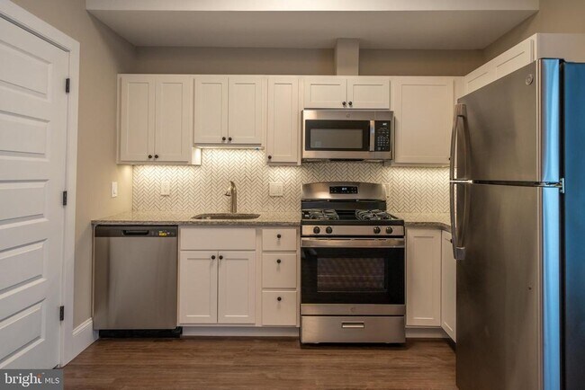 Building Photo - 29 E Gay St