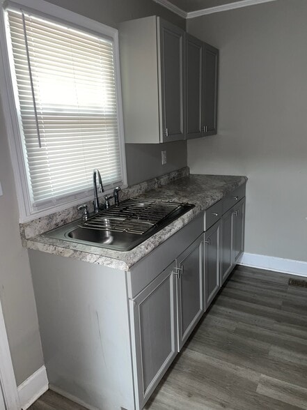 Building Photo - 2432 Lumpkin Rd