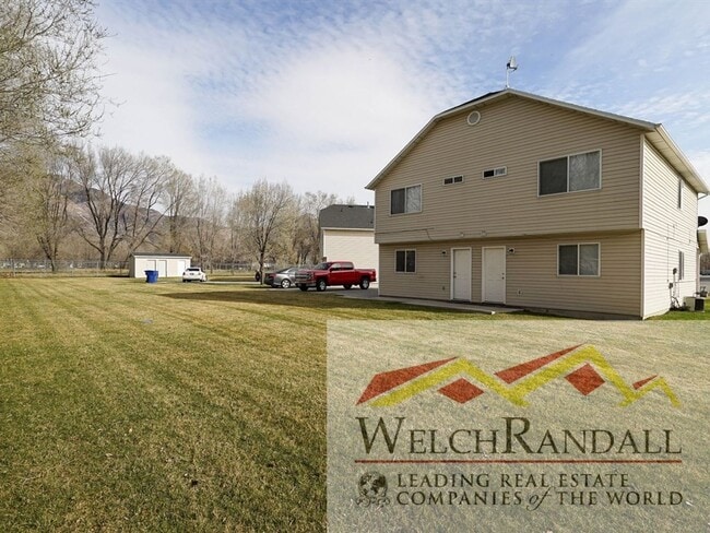 Building Photo - Beautiful 3 Bed 1.5 Bath Townhome in Ogden
