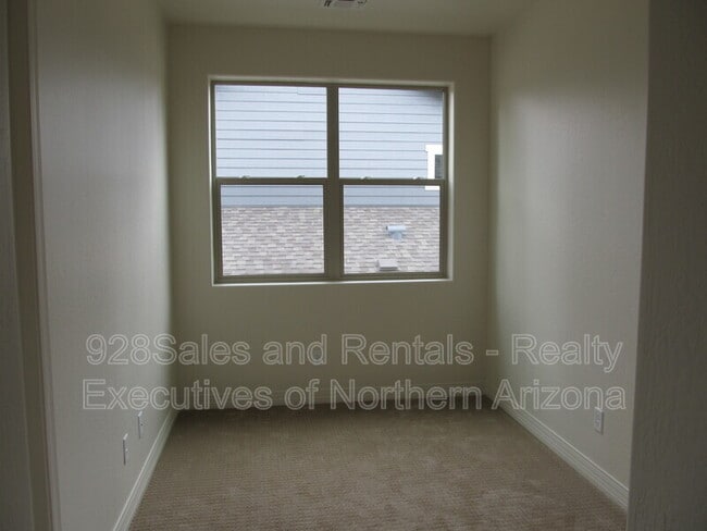 Building Photo - 2595 W Pollo Cir