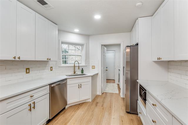 Building Photo - 9130 Valley Chapel Ln