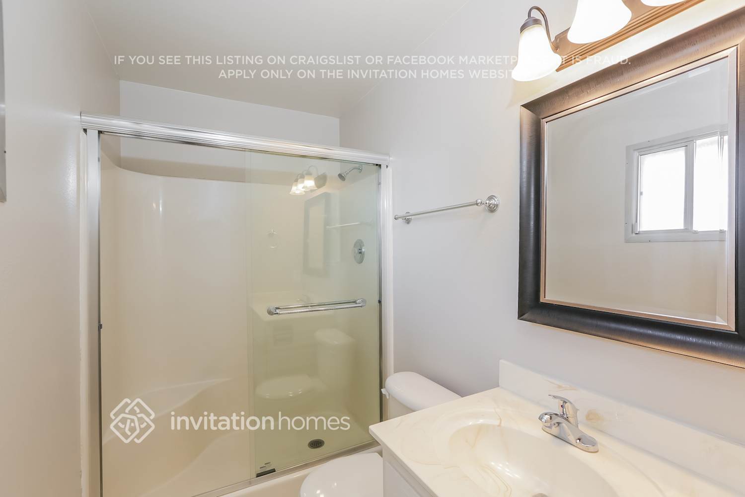 Building Photo - 2310 E Riviera Dr