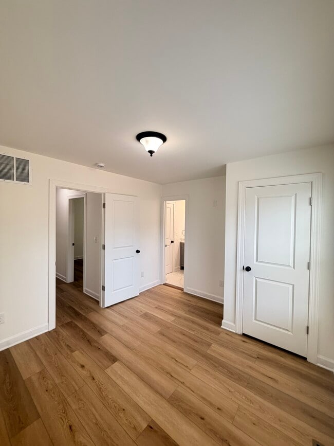 Building Photo - 126 East End Ave