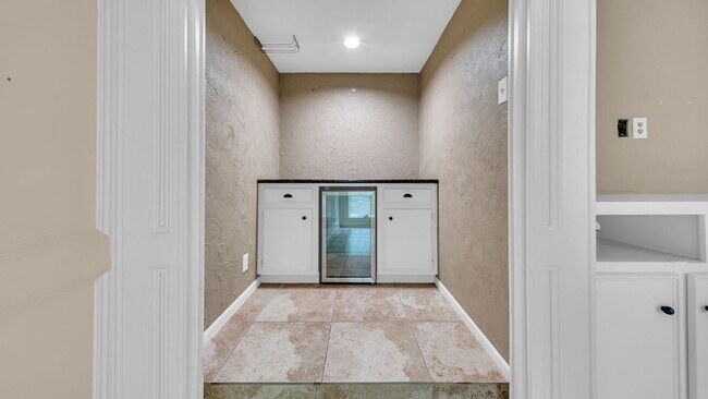 Building Photo - Find comfort, style, and convenience in this beautiful 3-bedroom home located in a desirable gate...