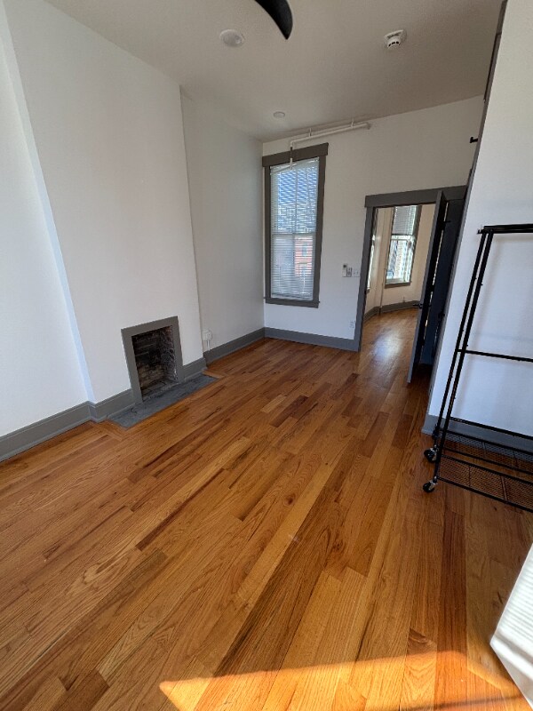 Building Photo - 1725 Elm St