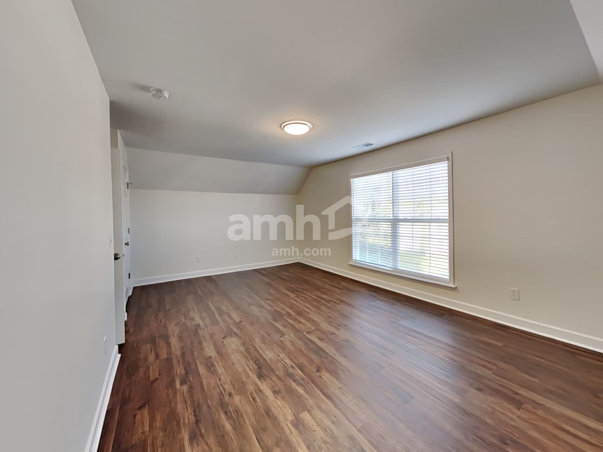 Building Photo - 3058 Romain Trail