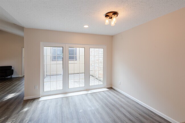 Building Photo - 11776 S Kirkwood Rd