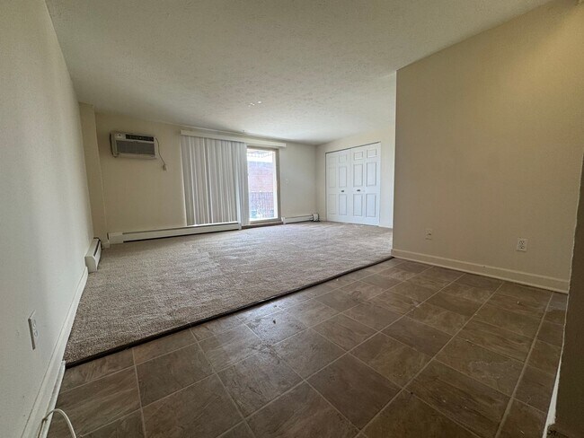 Building Photo - 12050 Lake Ave