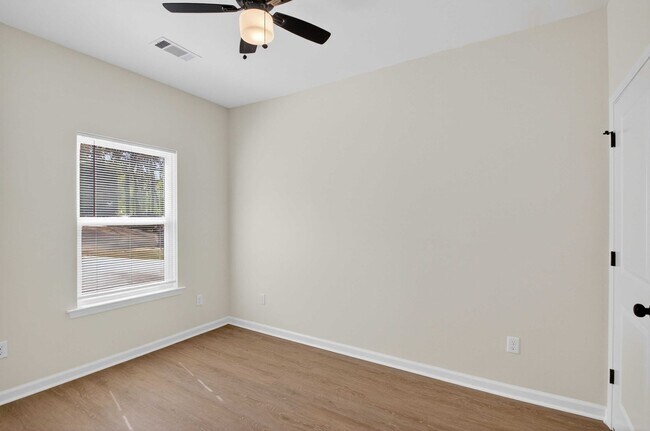 Building Photo - 2001-2003 Scotty Ct