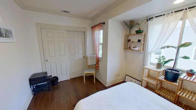 Building Photo - Stylish and Convenient: Your Dream 3 bed / 2 bath Rental  in Downtown Santa Barbara!