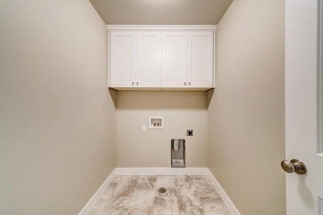 Building Photo - 2494 N Cormac Pl