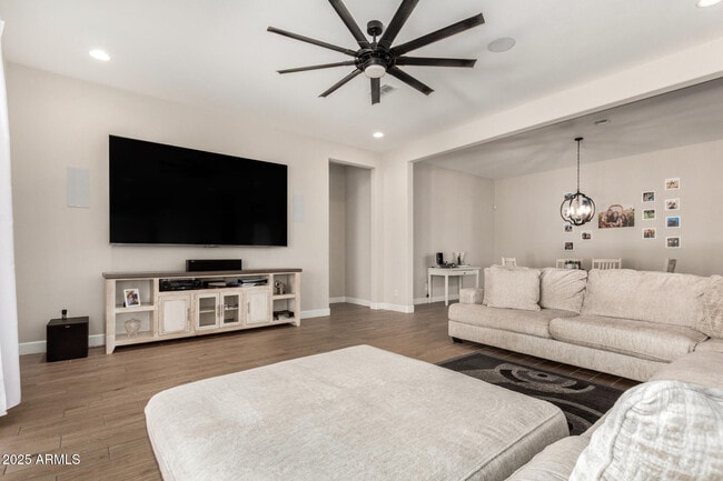 Building Photo - 5314 N 182nd Ln