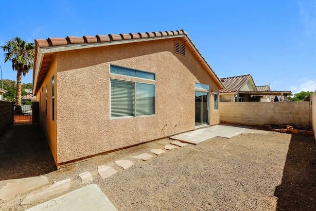 Building Photo - 7258 Golden Star Ave