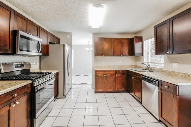 Building Photo - 3232 NW 121st Ave