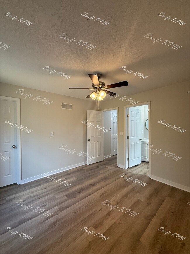 Building Photo - 1030 Oakland Ave