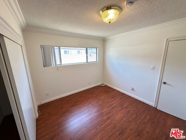 Building Photo - 1038 S Harvard Blvd