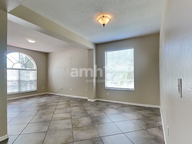 Building Photo - 27602 Sky Lake Cir