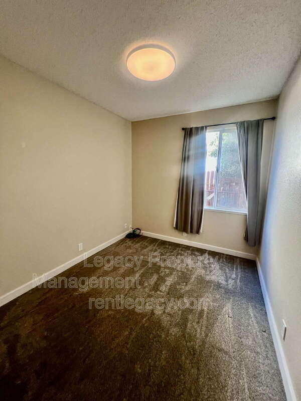 Building Photo - 413 Donaldson Ct