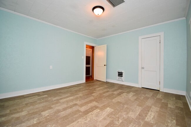 Building Photo - 3 Bed 2 Bath Home on Tech Drive