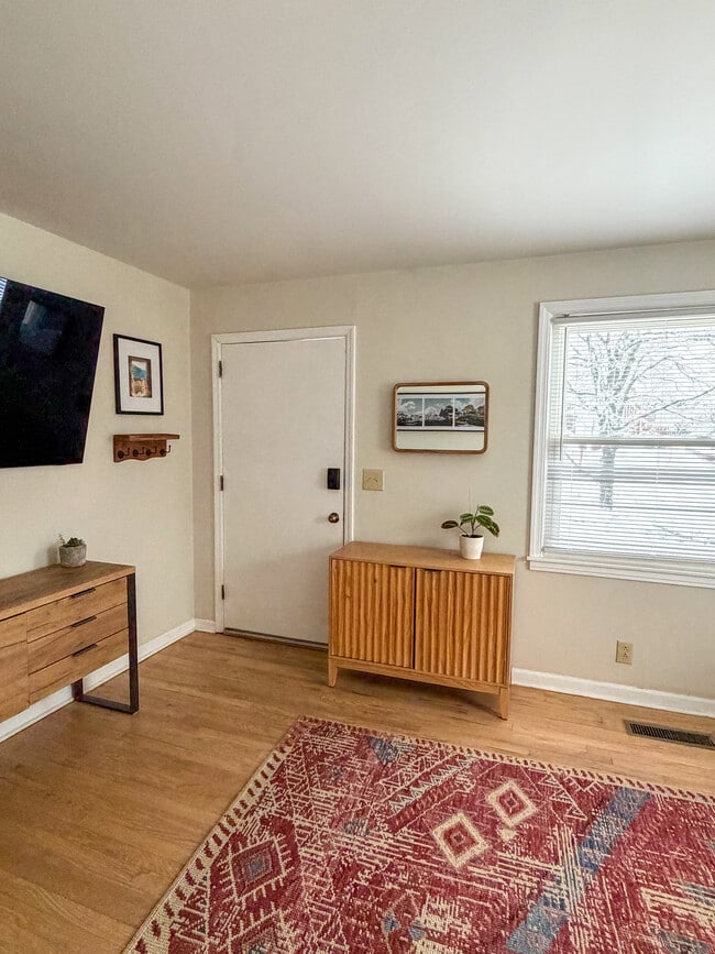 Building Photo - 204 Blanchard Pl