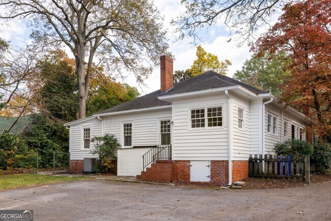 Building Photo - 5450 E Mountain St