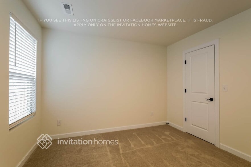 Building Photo - 5915 Fenway Dr