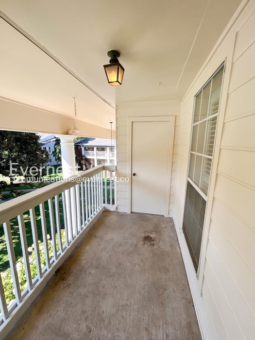 Building Photo - 2-Bed/2-Bath Home/Available Now!