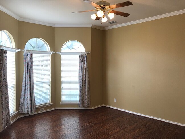 Building Photo - 2605 Gull Lake Dr