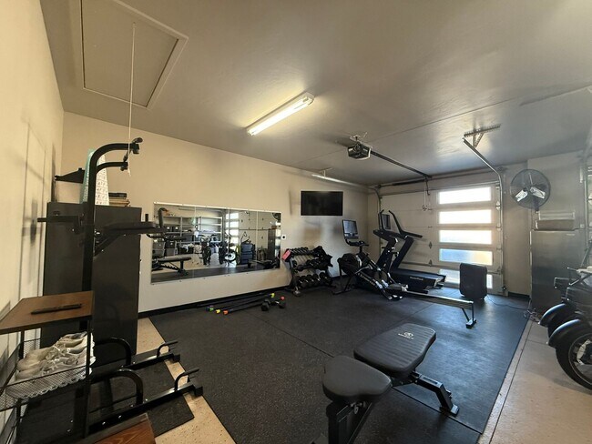 Building Photo - Your Private Oasis Awaits: Spacious 4BR Home with Premium Amenities