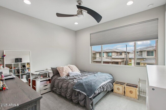 Building Photo - 3551 E Louise Dr