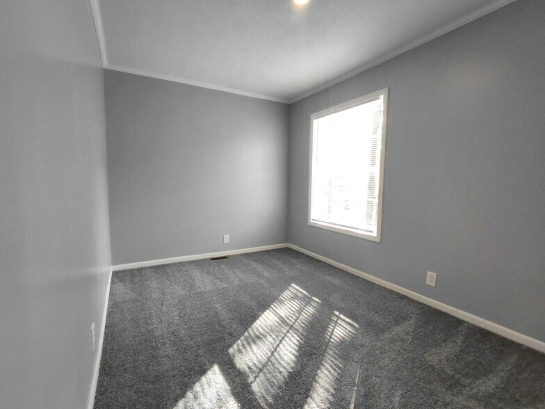 Building Photo - 2112 Bluebird Terrace NW